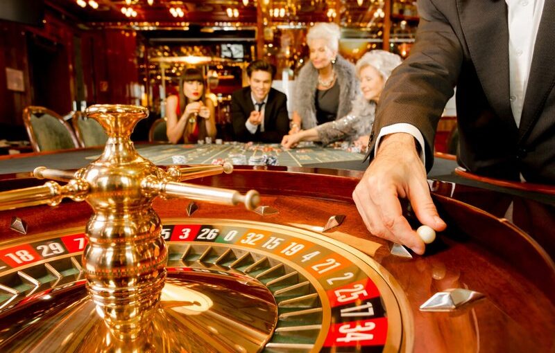 Gli italiani e i loro segreti di risparmio e divertimento online